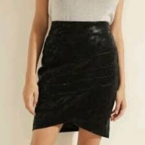 Guess Faux Leather Black Mini Skirt Size Large
